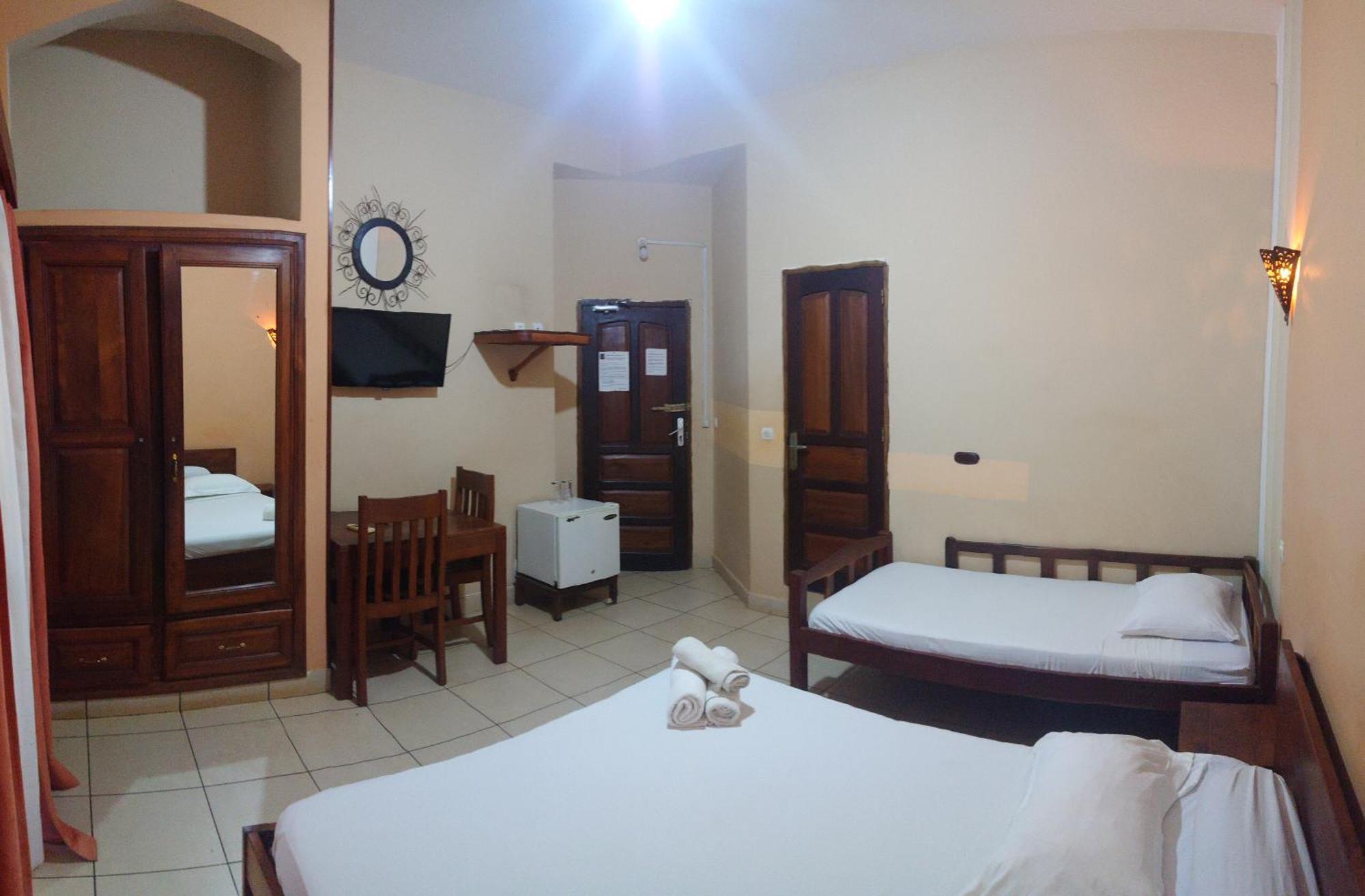 Central Hotel Antsiranana Dış mekan fotoğraf